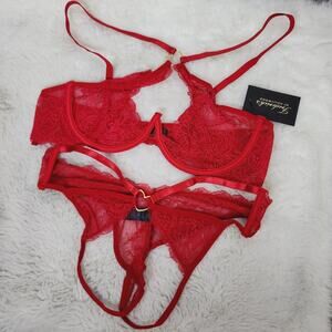 NEW Frederick's of Hollywood Red Lace Lover Bra and Panty Two Piece Set